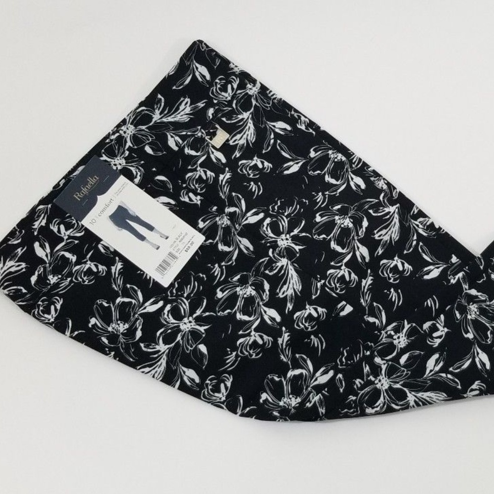 Rafaella Comfort Black Floral Print Size 10 Capris